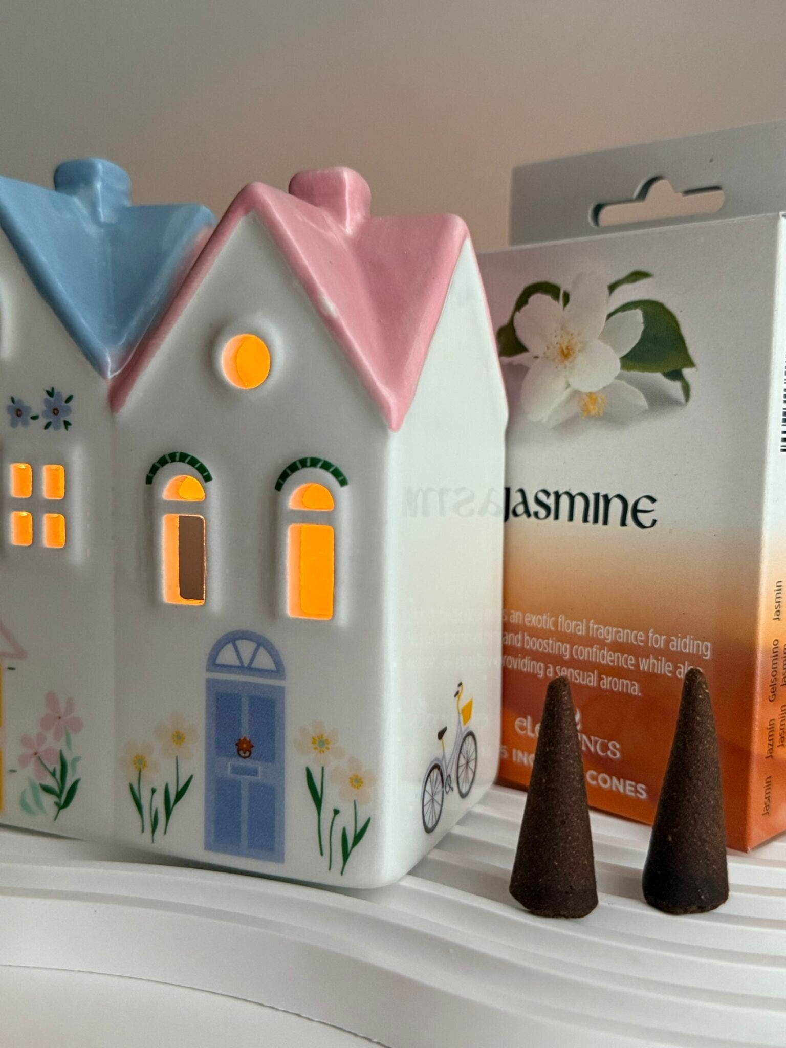 Porta Inciensos y Porta Velas en forma de Casas Pastel