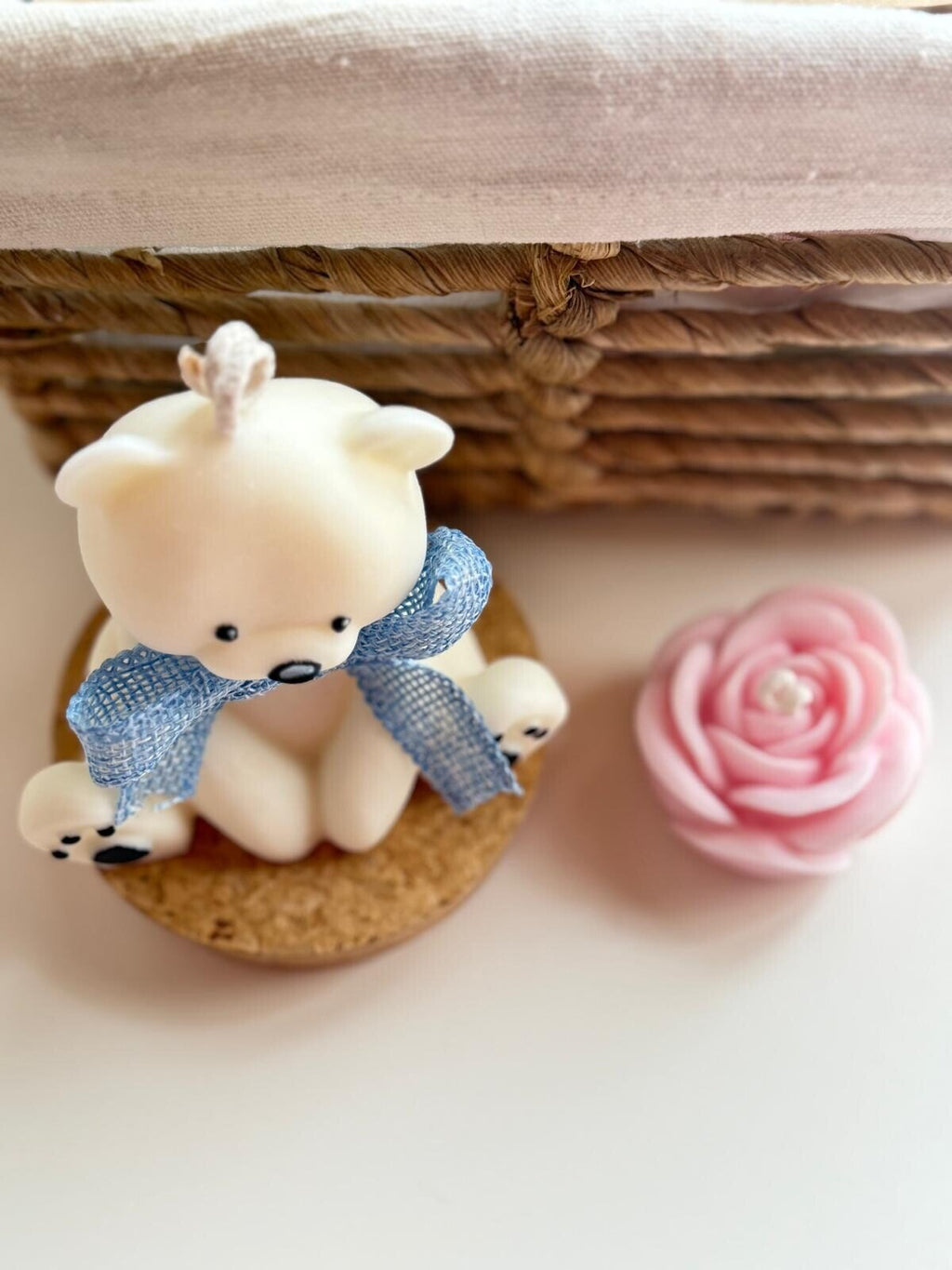 Vela Decorativa Baby Bear – Vela en Forma de Osito con Lacito, Ideal para Regalo