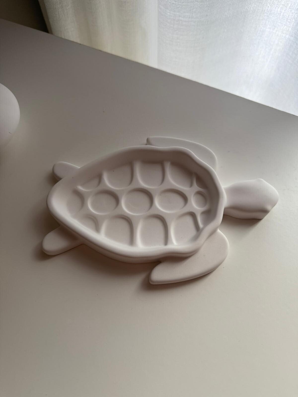 Bandeja Tortuga Decorativa – Joyero Original en Color Blanco
