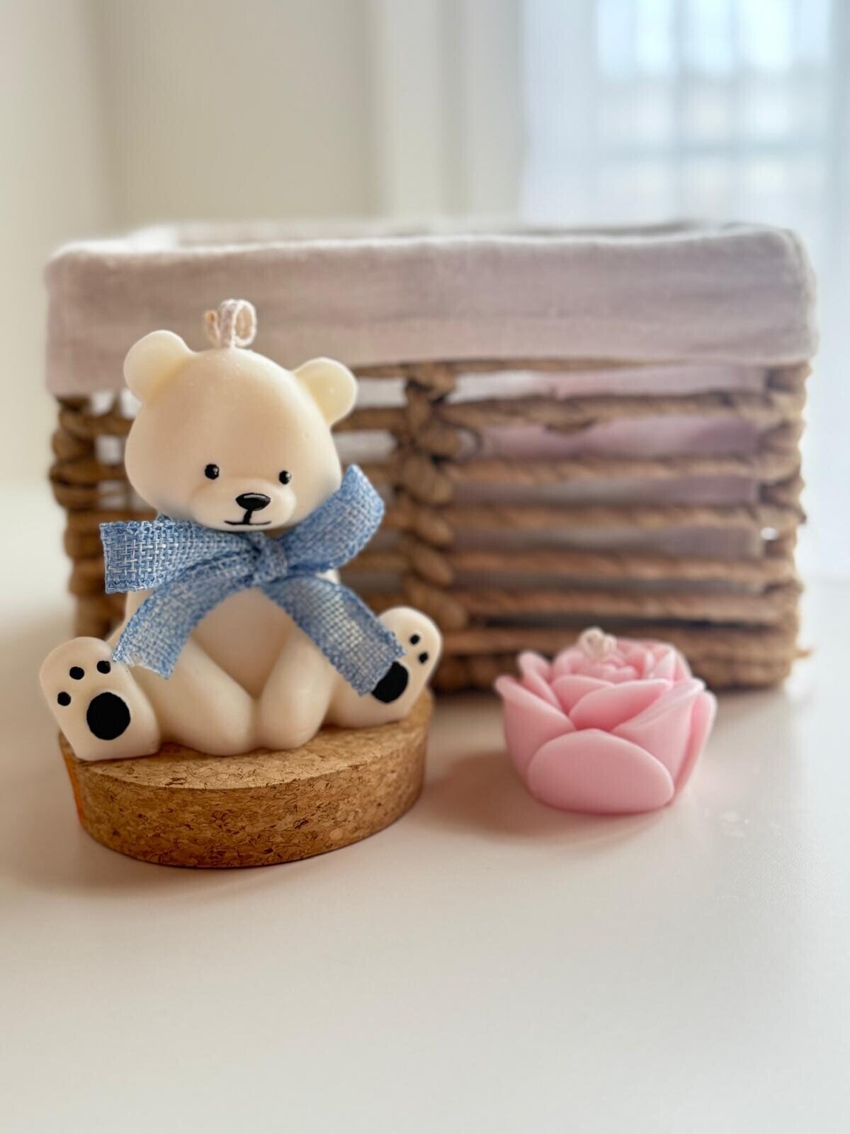 Vela Decorativa Baby Bear – Vela en Forma de Osito con Lacito, Ideal para Regalo