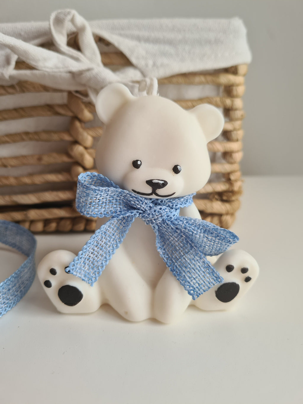 Vela Decorativa Baby Bear – Vela en Forma de Osito con Lacito, Ideal para Regalo