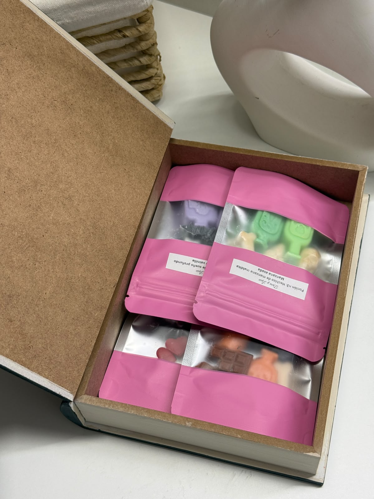 Caja de madera de Libro de hechizos · Cofre con 4 aromas