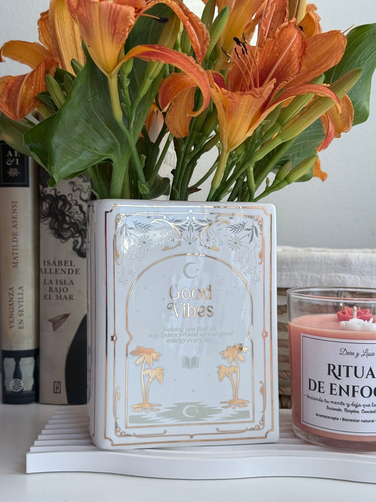 Jarrón Libro Decorativo