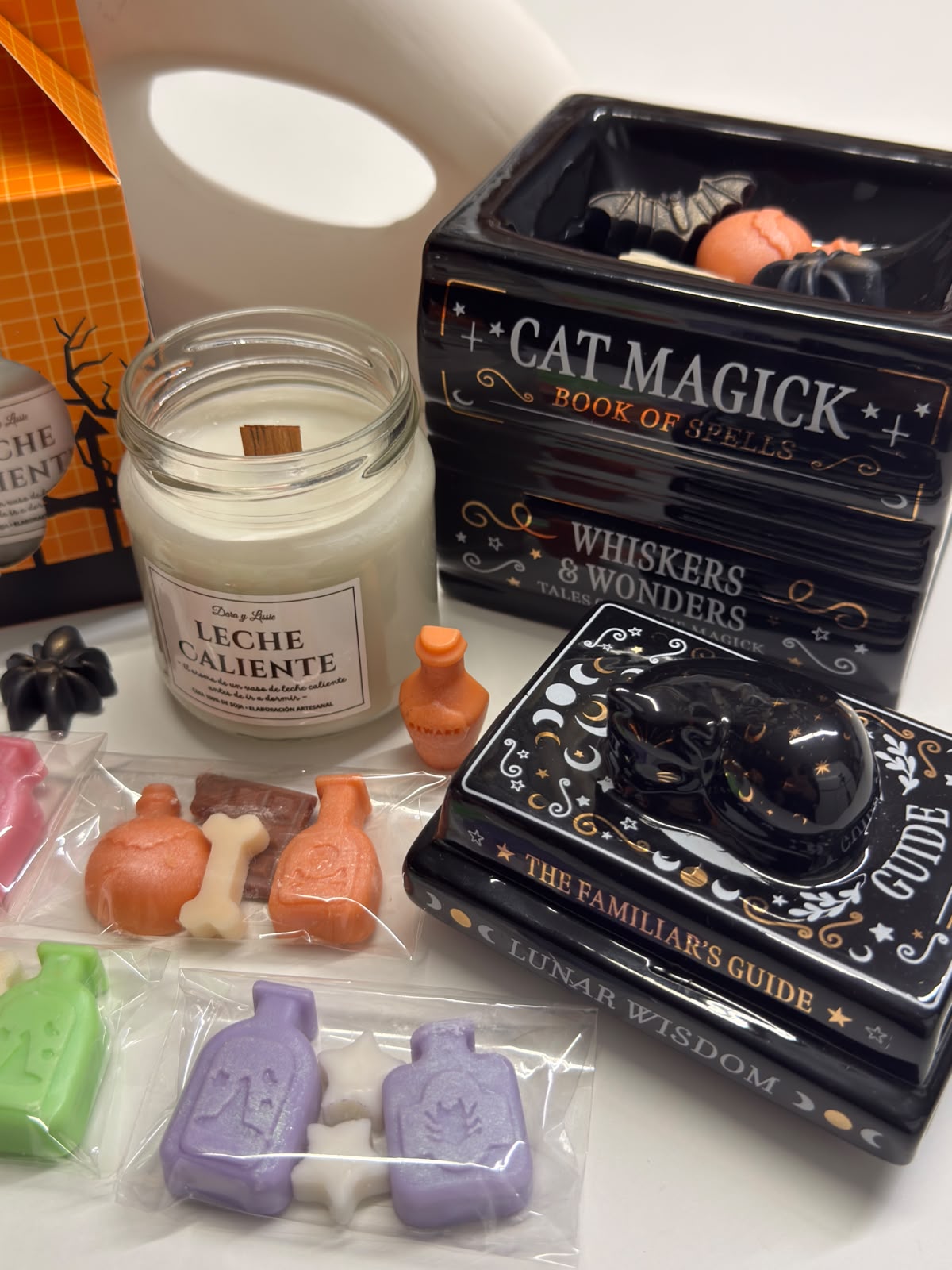 Pack Quemador Libro de pociones + Caja el Ritual de Migas: Pack vela, wax melt XL galleta, 4 bolsas wax melts y quemador libro pociones